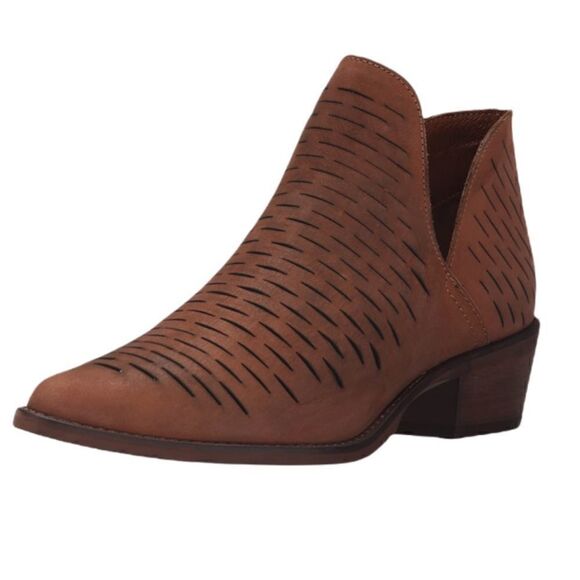 Steve Madden Arowe Ankle length Booties Western Inspired - Picture 8 of 8